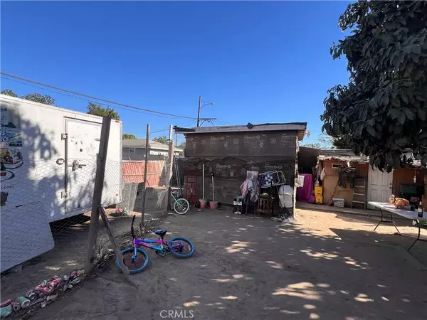 1819 W 2nd ST, Santa Ana, CA 92703