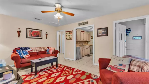 1701 CHARLES AVE, Plant City, FL 33563