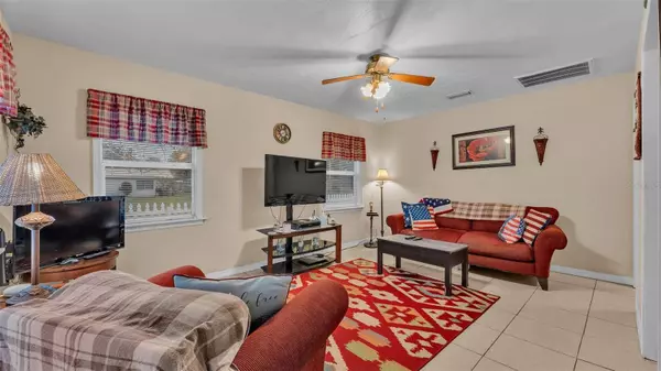 1701 CHARLES AVE, Plant City, FL 33563