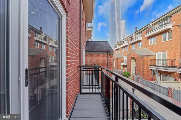 212-24 S 24TH ST #2418B, Philadelphia, PA 19103