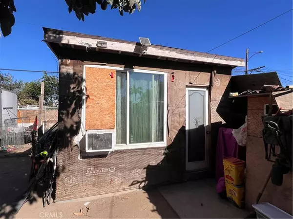 1819 W 2nd ST, Santa Ana, CA 92703