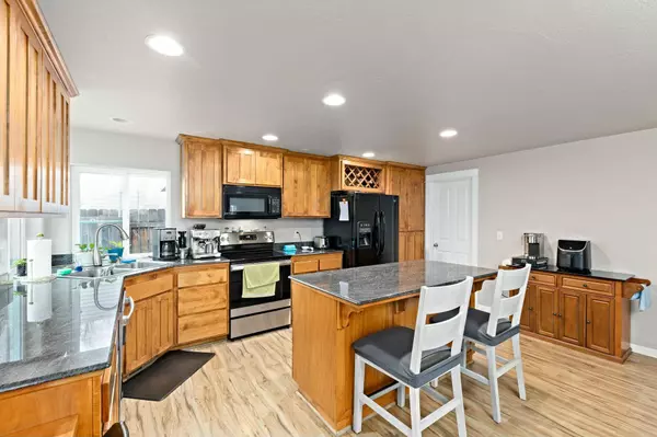 1134 Maple Park DR, Medford, OR 97501