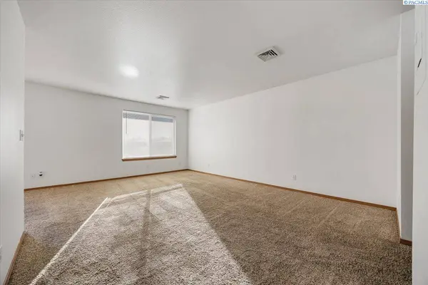 3121 W Hood #A204, Kennewick, WA 99336