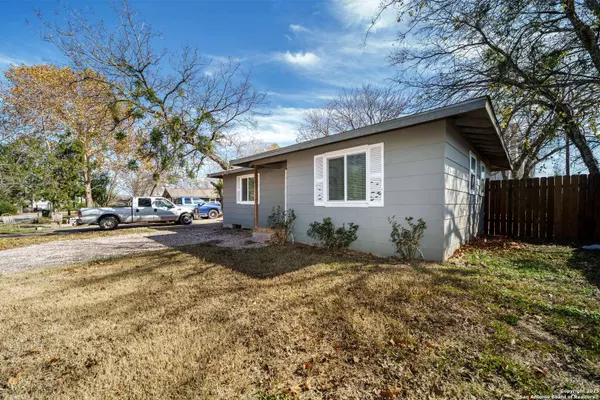 113 Chico St, San Marcos, TX 78666