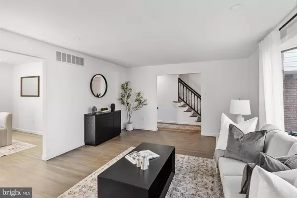 7 ORCHID LN, Cherry Hill, NJ 08002