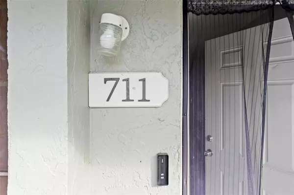 709 PINEVILLE LN, Lakeland, FL 33810