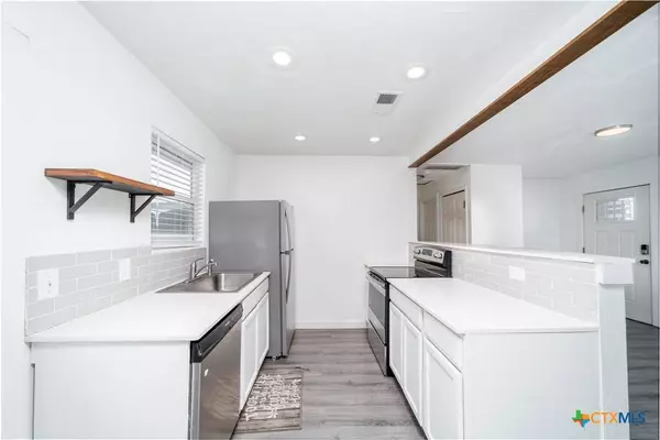 113 Chico ST, San Marcos, TX 78666