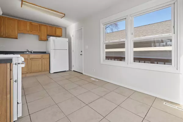 224 Heather TER, Round Lake Beach, IL 60073