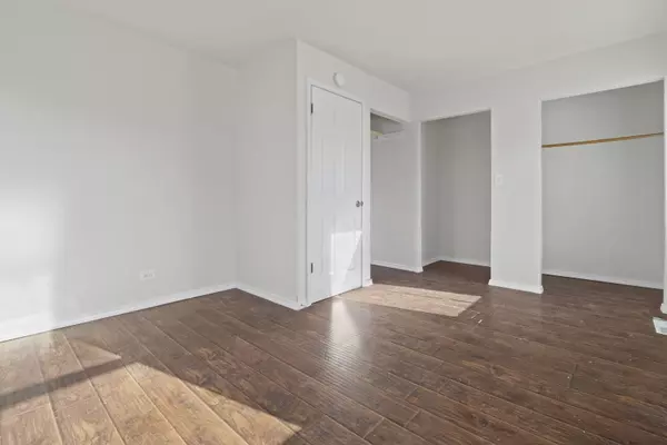 224 Heather TER, Round Lake Beach, IL 60073