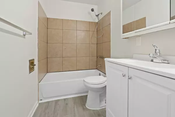 224 Heather TER, Round Lake Beach, IL 60073