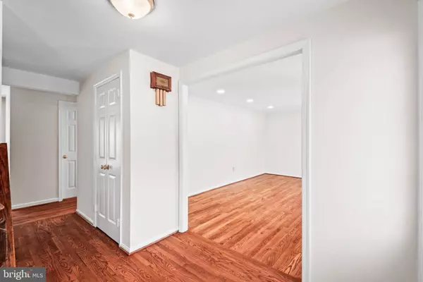 6117 GREEN CAP PL, Fairfax, VA 22030