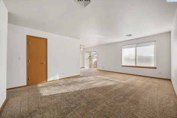 3121 W Hood #A204, Kennewick, WA 99336