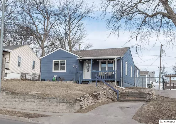 8332 Park Drive, Ralston, NE 68127