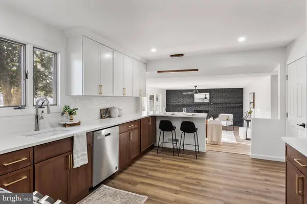 7 ORCHID LN, Cherry Hill, NJ 08002