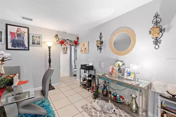 709 PINEVILLE LN, Lakeland, FL 33810