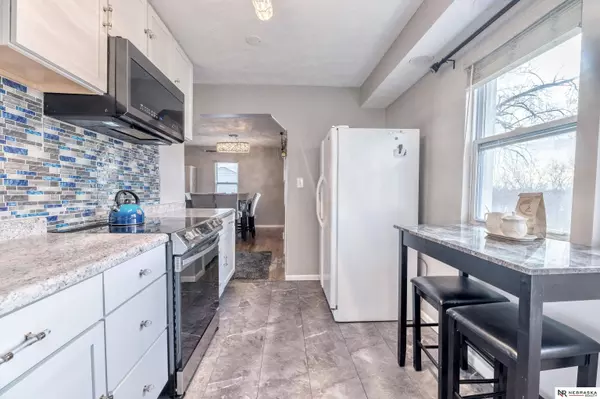 8332 Park Drive, Ralston, NE 68127