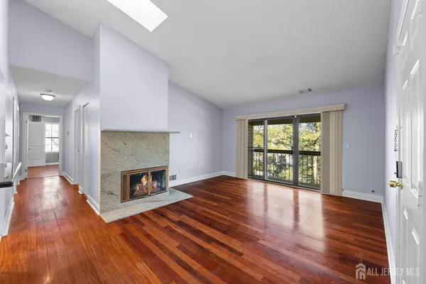 440 Danbury LN, East Brunswick, NJ 08816