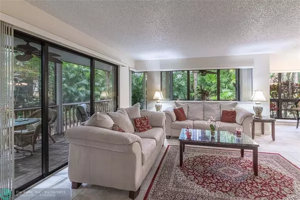 221 Brackenwood Ter #221, Palm Beach Gardens, FL 33418