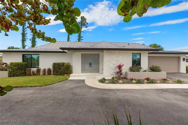 803 Lindgren BLVD, Sanibel, FL 33957