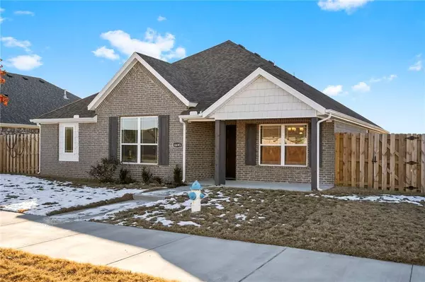 4693 W Tofino Dr, Fayetteville, AR 72704