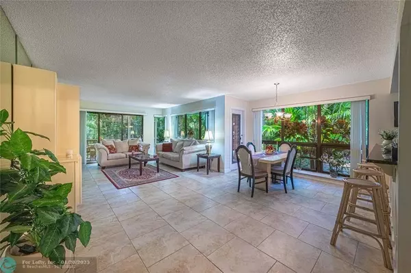 221 Brackenwood Ter #221, Palm Beach Gardens, FL 33418