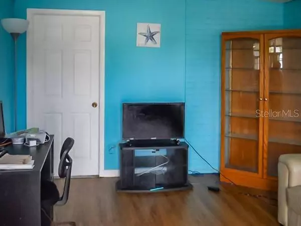 7607 LAVENDER LN, Tampa, FL 33619