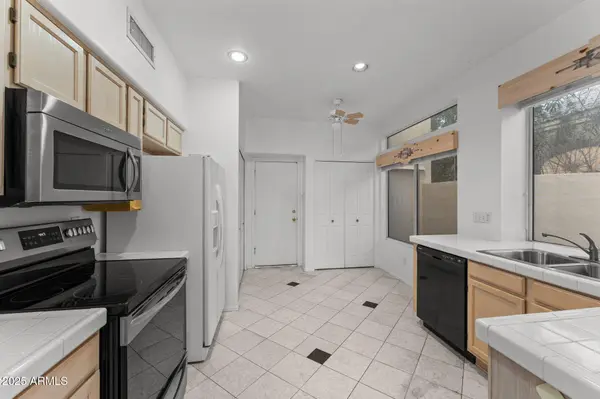 16206 S 11TH Place, Phoenix, AZ 85048