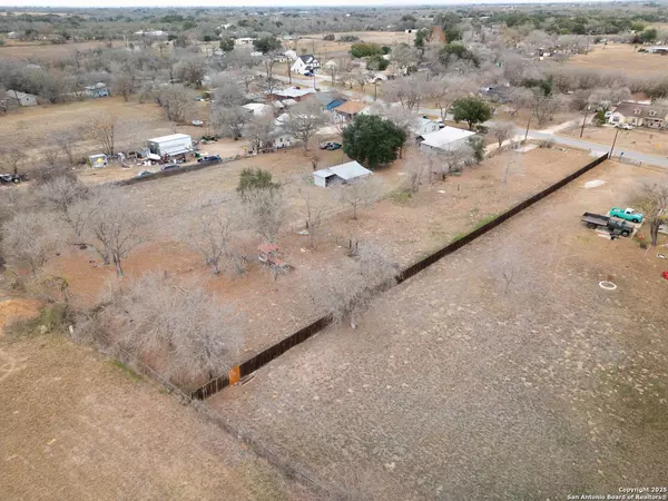 18717 WISDOM RD, Lytle, TX 78052-9703