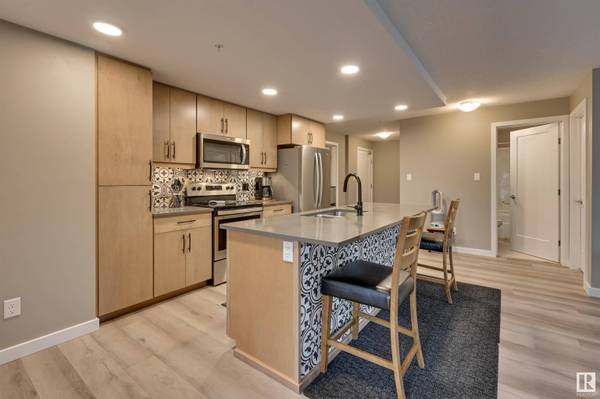 #221 5504 SCHONSEE DR NW, Edmonton, AB T5Z 0N9