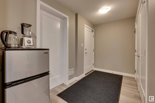 #221 5504 SCHONSEE DR NW, Edmonton, AB T5Z 0N9