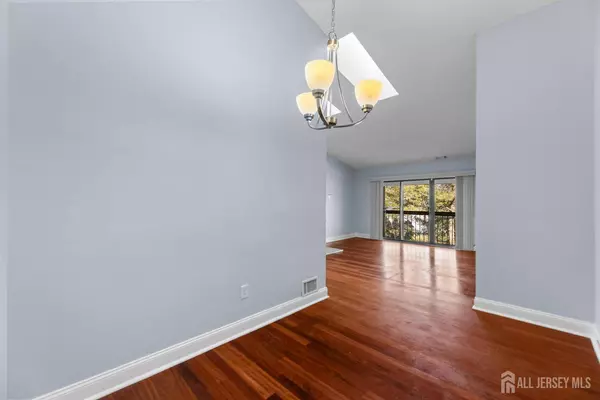 440 Danbury LN, East Brunswick, NJ 08816