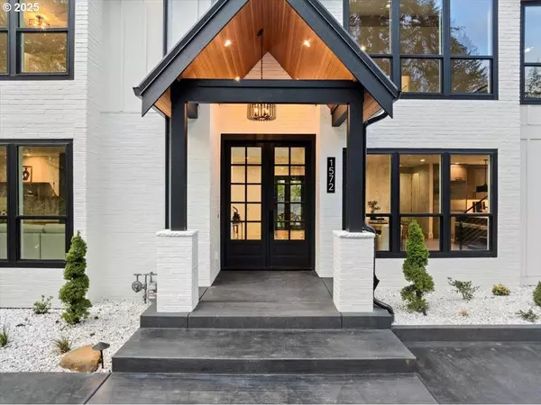 1572 CHANDLER RD, Lake Oswego, OR 97034