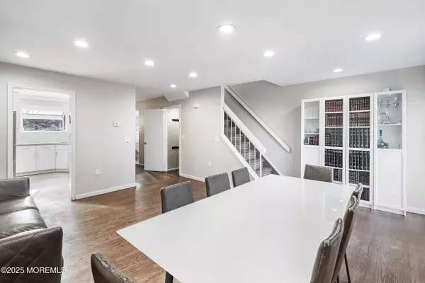 32 Louisburg Sq Square, Lakewood, NJ 08701