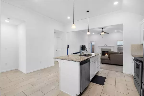 4693 W Tofino Dr, Fayetteville, AR 72704