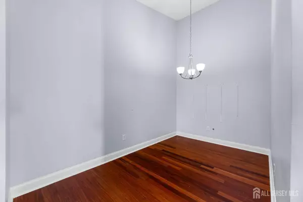 440 Danbury LN, East Brunswick, NJ 08816