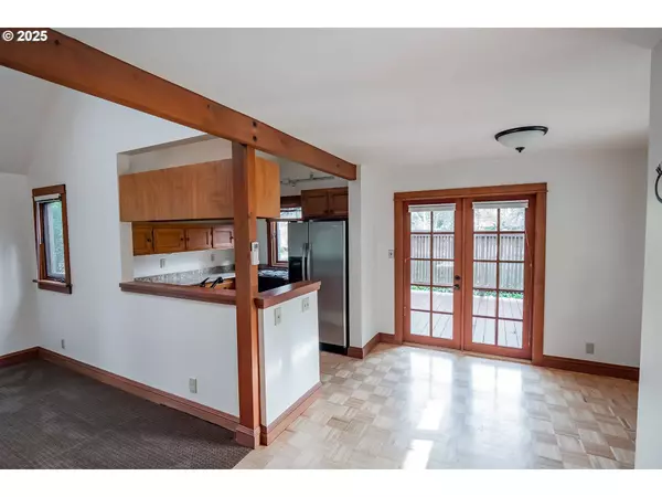 211 SPYGLASS DR, Eugene, OR 97401