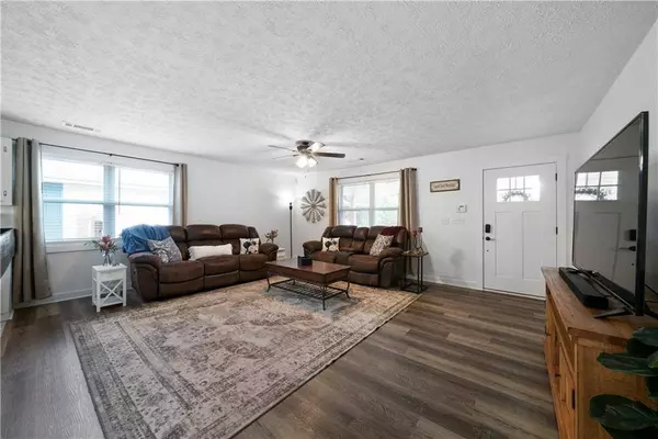 612 Polk LN, Dallas, GA 30132