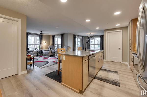 #221 5504 SCHONSEE DR NW, Edmonton, AB T5Z 0N9