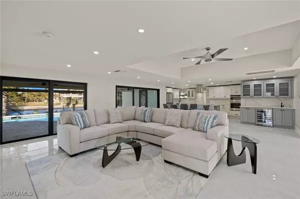 803 Lindgren BLVD, Sanibel, FL 33957