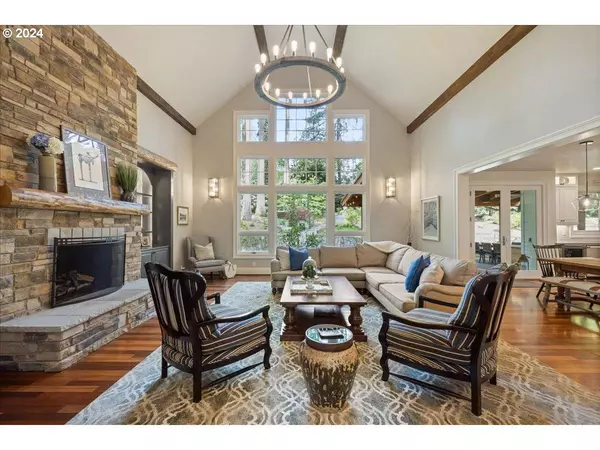 260 IRON MOUNTAIN BLVD, Lake Oswego, OR 97034