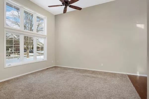 1375 Narcissus Curve, Victoria, MN 55386