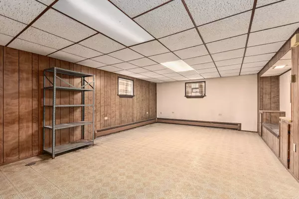 371 Buffalo AVE, Calumet City, IL 60409