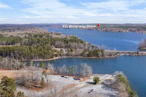 111 Waterway DR, Lexington, NC 27292