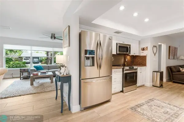 7451 NW 7th Ct, Plantation, FL 33317