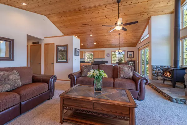 16474 Skislope Way, Truckee, CA 96161