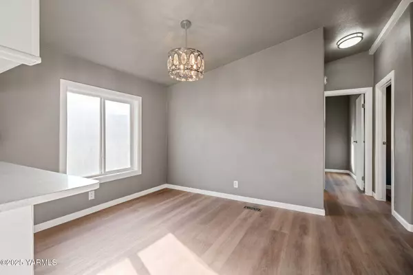 7610 Nob Hill Blvd # 64W, Yakima, WA 98908