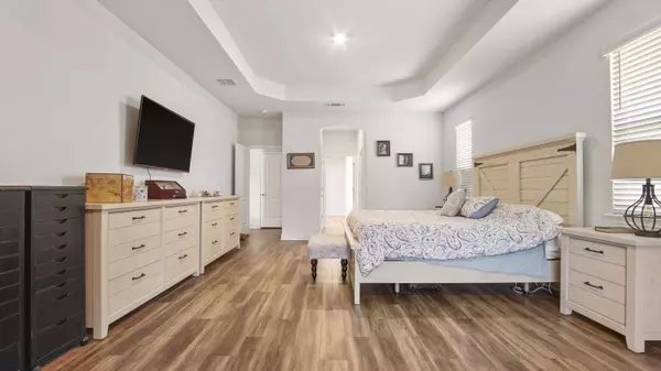 186 Hollow Log Lane, Freeport, FL 32439