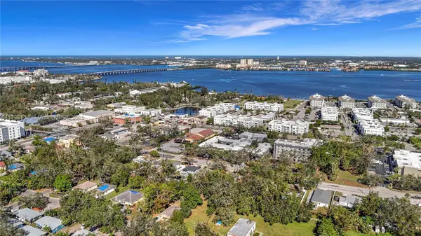 1029 8 Ave E, Other City - In The State Of Florida, FL 34208