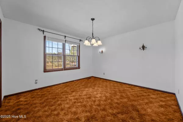 1263 Nash Johnsons Pond RD, Magnolia, NC 28453