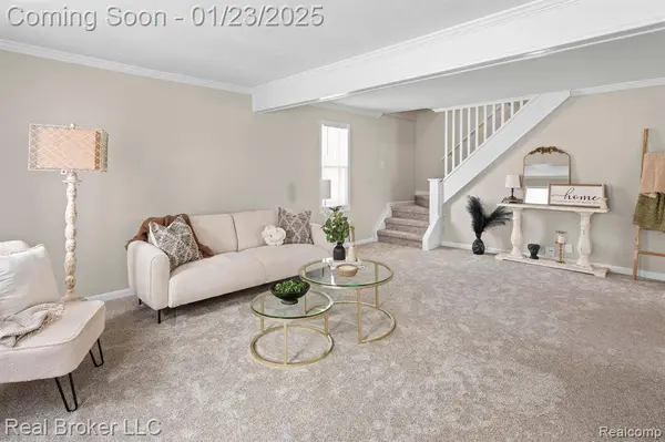 9201 HUTCHINS Street, White Lake, MI 48386